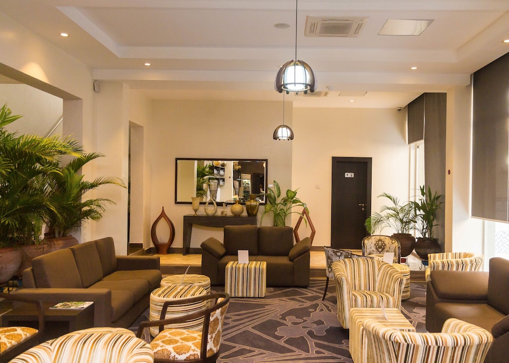 Golden Tulip Oniru Suites 16/26