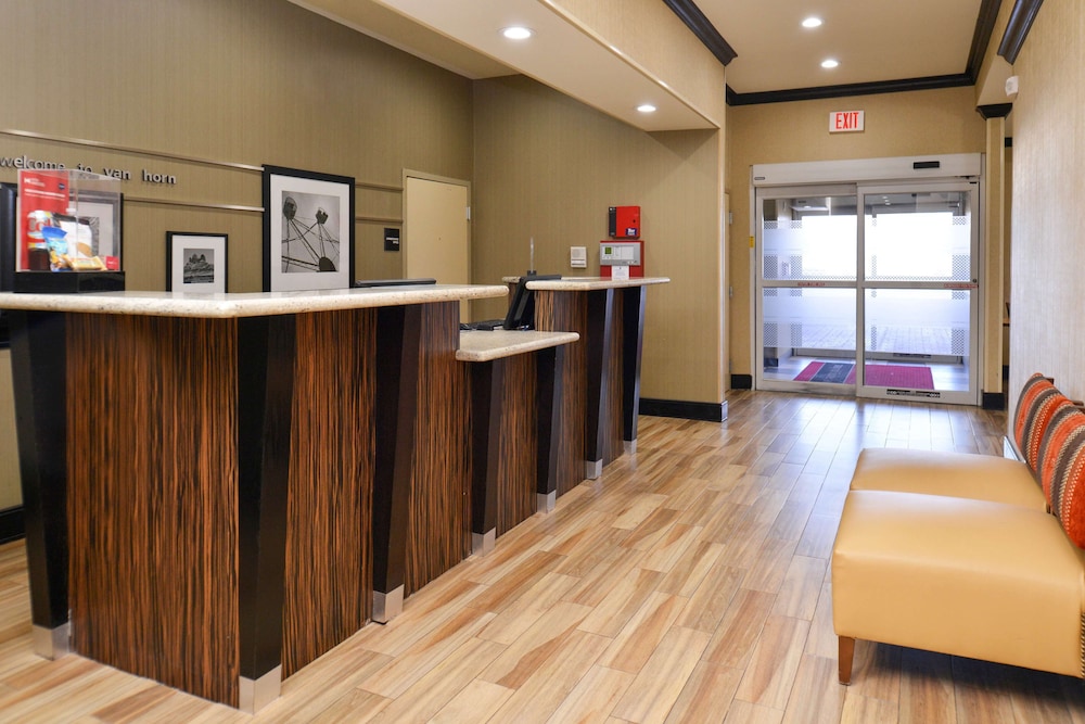 Hampton Inn Van Horn 9/48