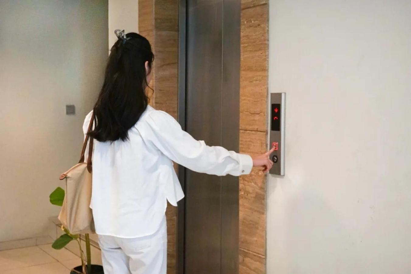 LeGreen Suite Sudirman 4/15