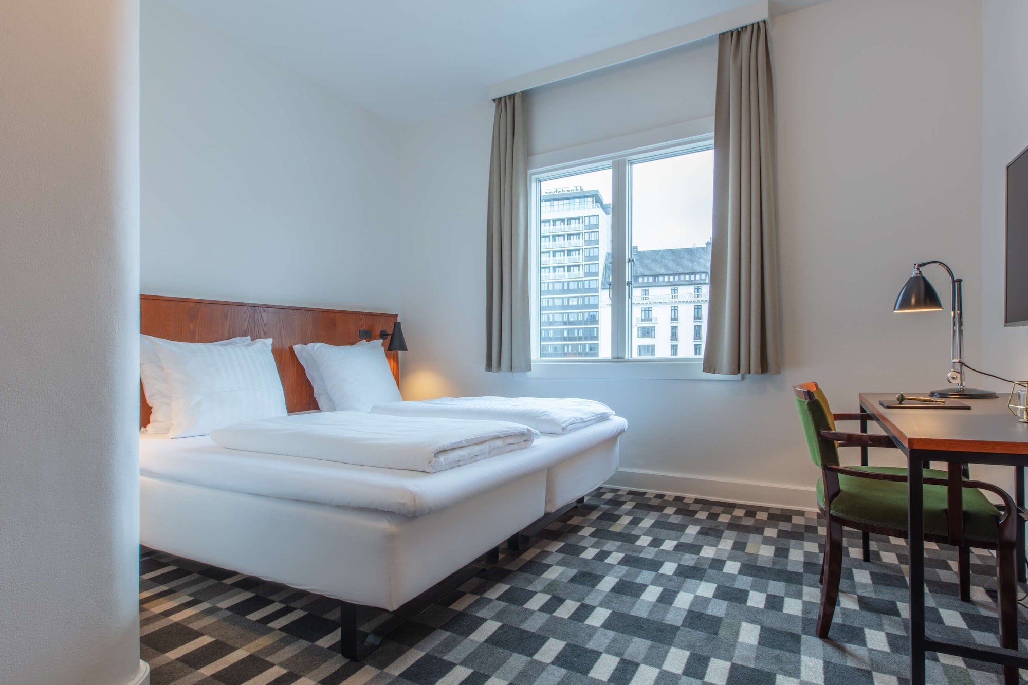 STANDARD, TWIN BEDS