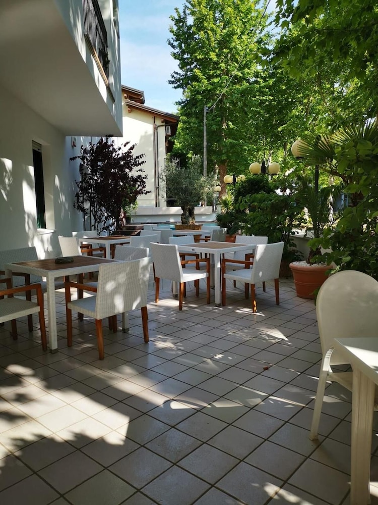Hotel Kristalex 32/45
