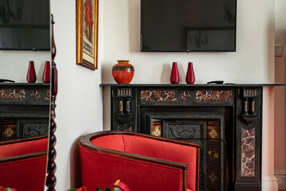 Carmichael Guest House 34/76
