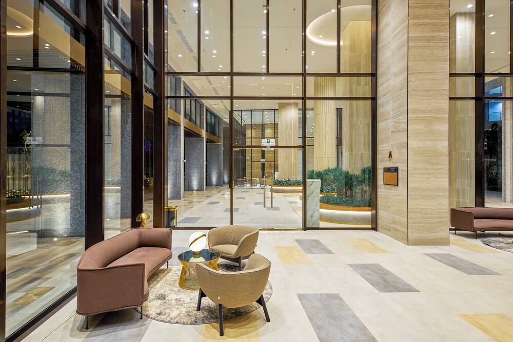 Midtown Premium Apartments 30/40