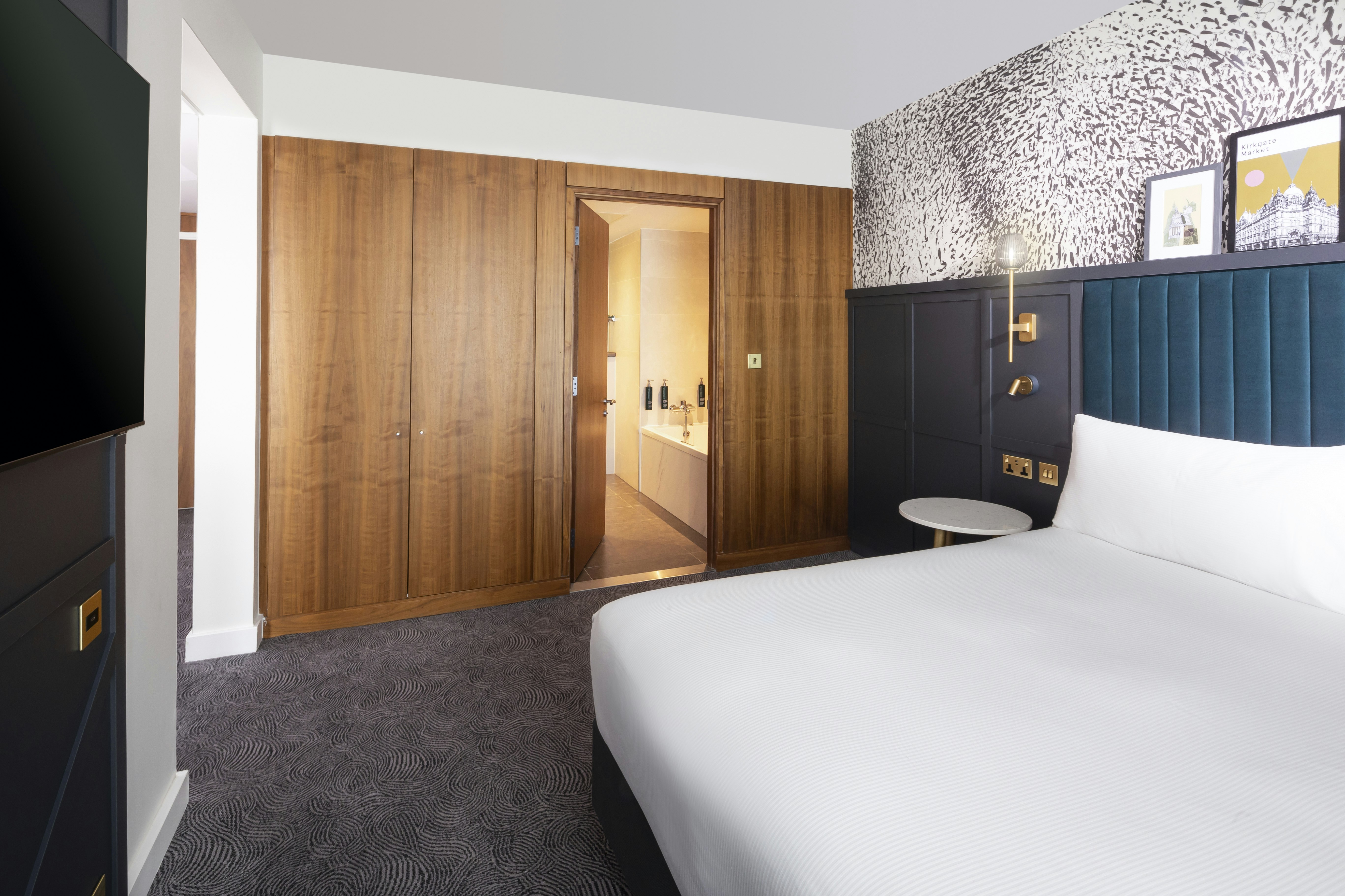 City, Suite, King Bed