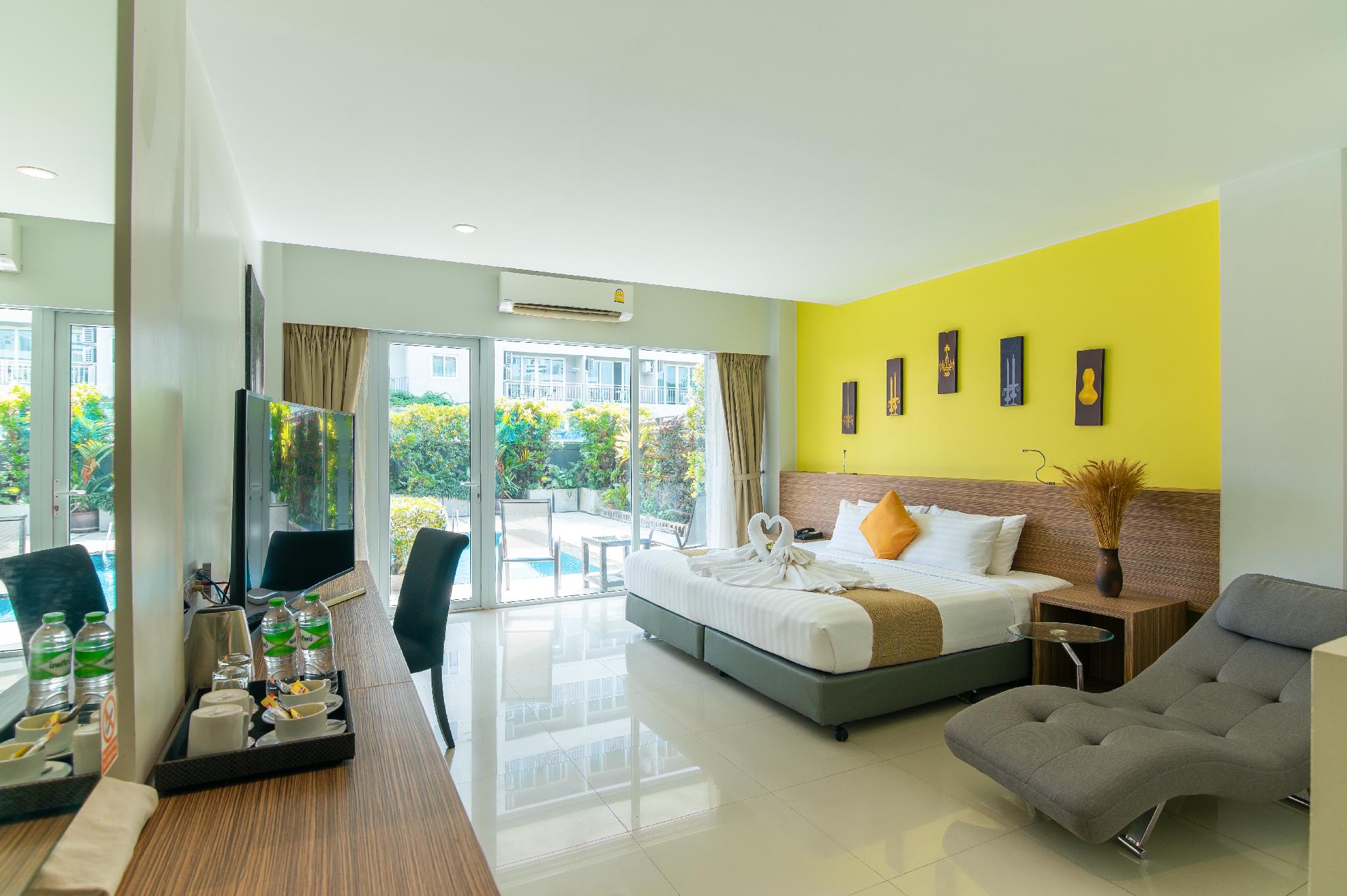 Penthouse, Pool Access