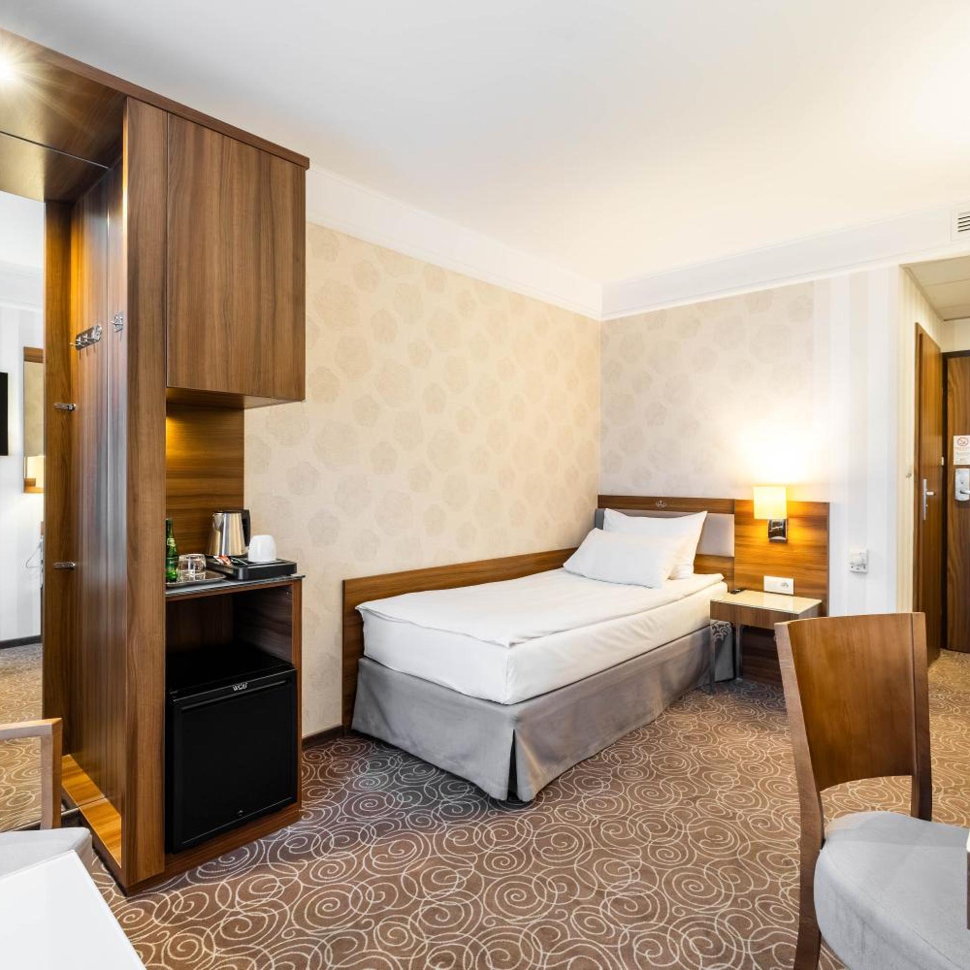 غرفة مفردة، Hotel Lord 2/8