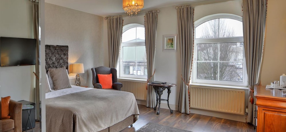 Brook Lodge Boutique Hotel 40/70