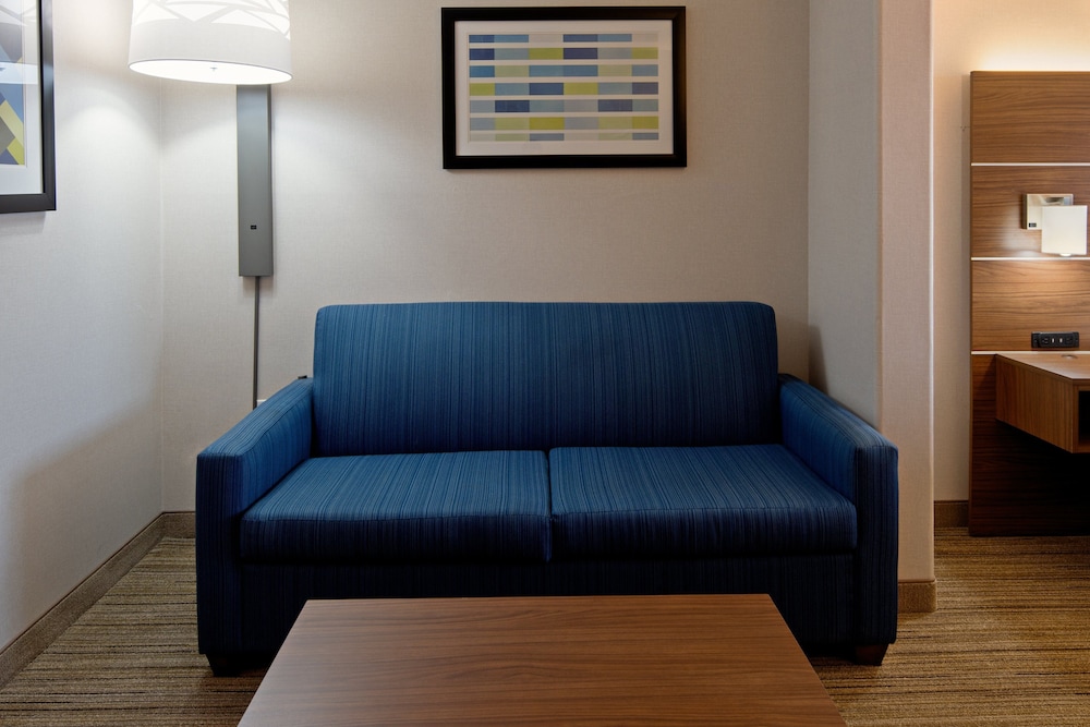 Holiday Inn Express Hotel And Suites Fresno South 33/55