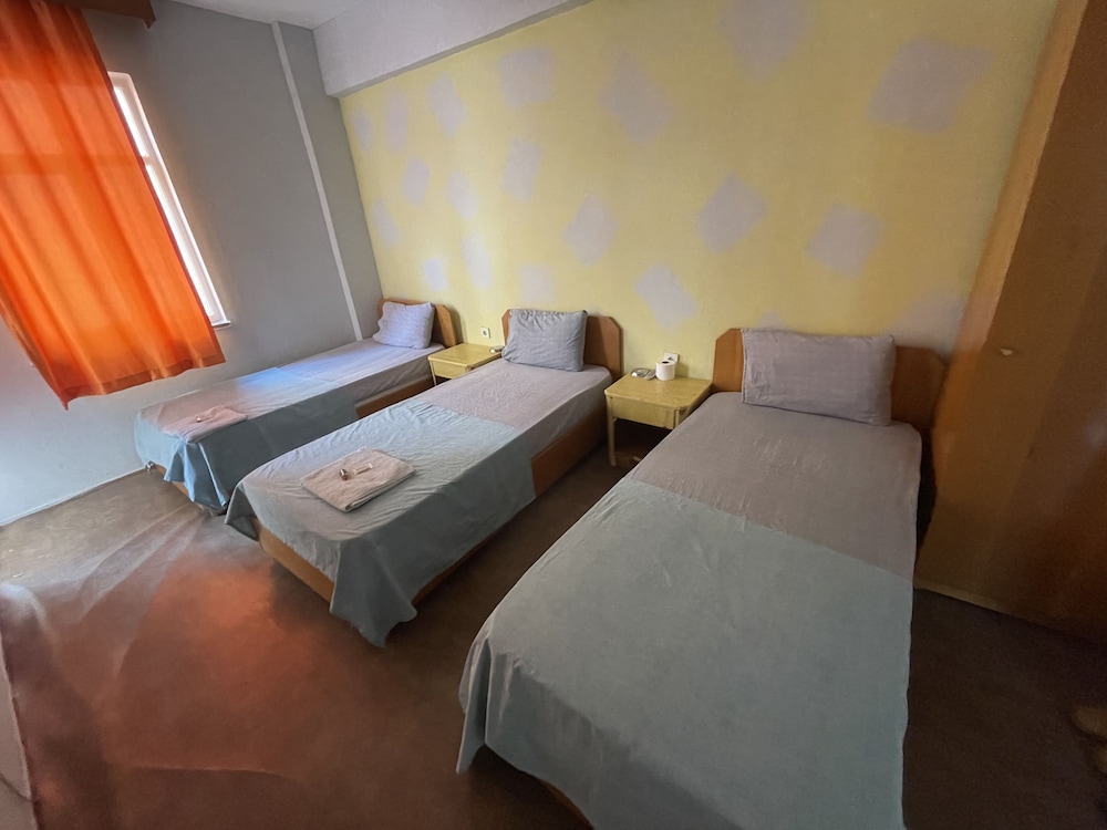 Ersoy Ak Pansiyon 21/50