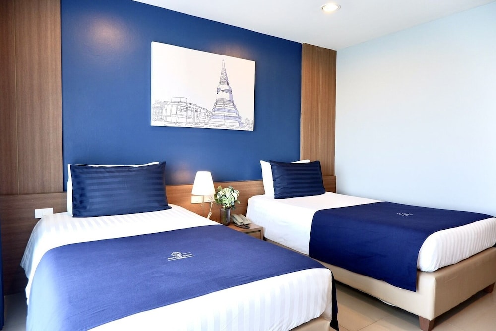 DELUXE, TWIN BEDS