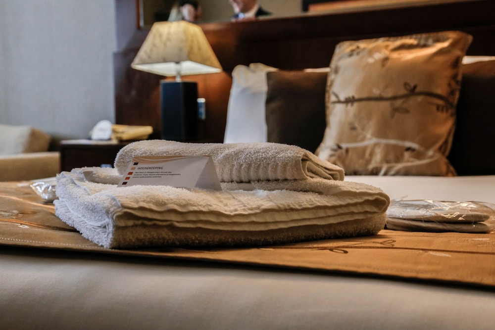 ALONA HOTEL 30/65