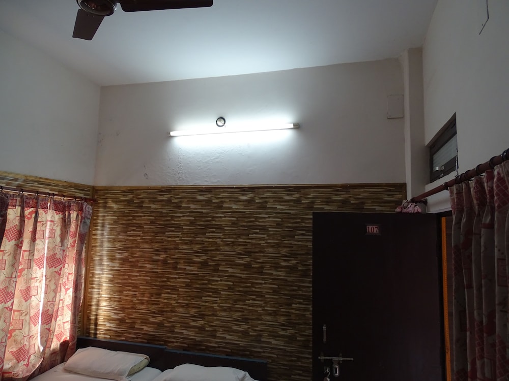 Teerth Guest House 6/64