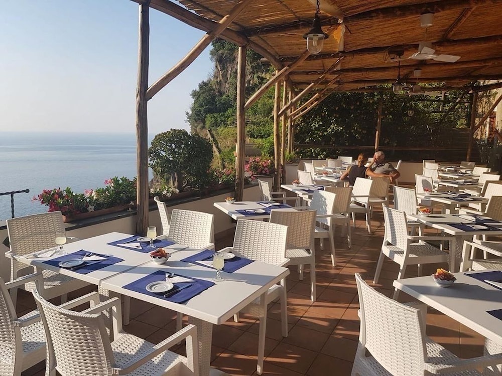 La Pergola Hotel 35/49