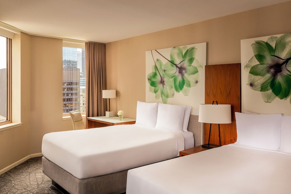 FAIRMONT, 2 DOUBLE BEDS, ACCESSIBLE