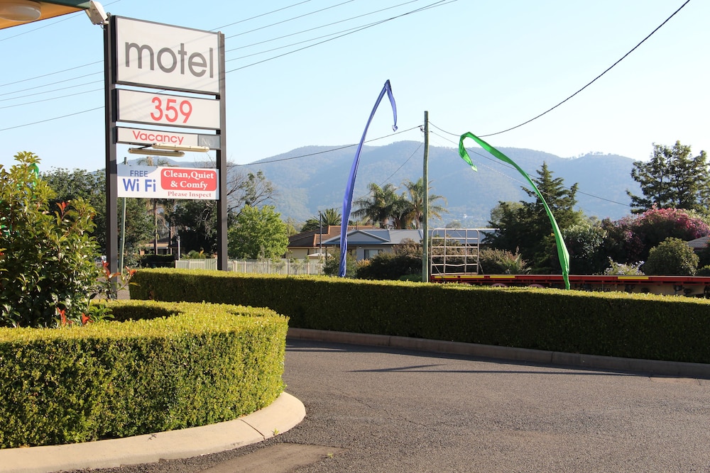 Motel 359 38/40