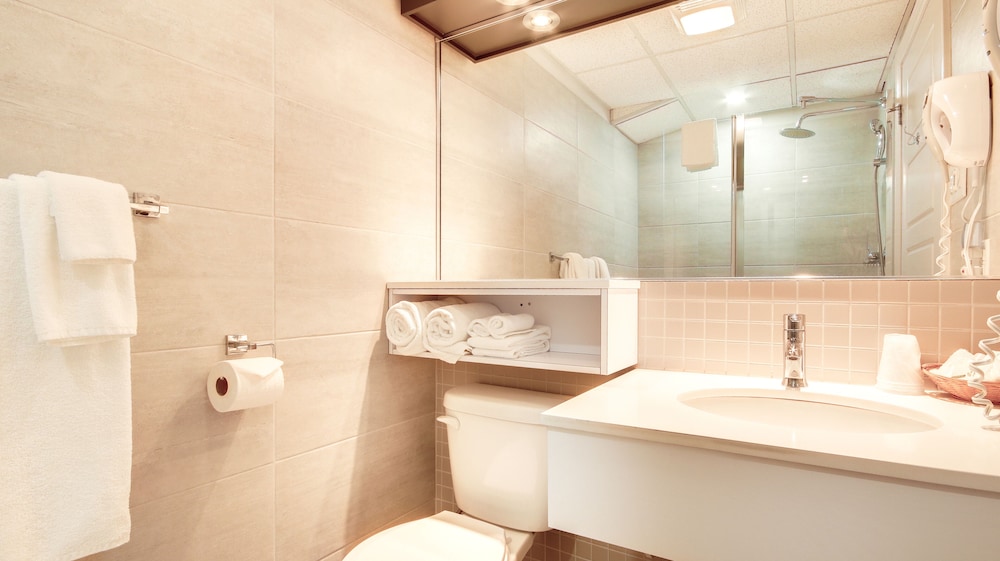 Hotel Marineau Shawinigan 11/26