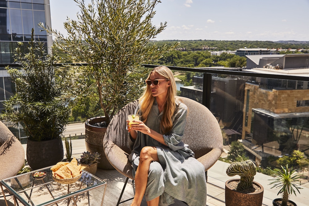 Austin Proper Hotel A Member of Design Hotels 54/56