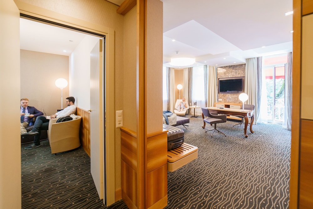 HOTEL ST GOTTHARD 66/84