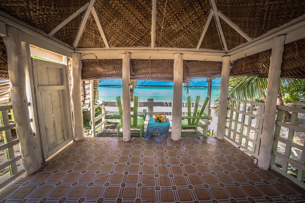 Tailua Beach Fale 12/29