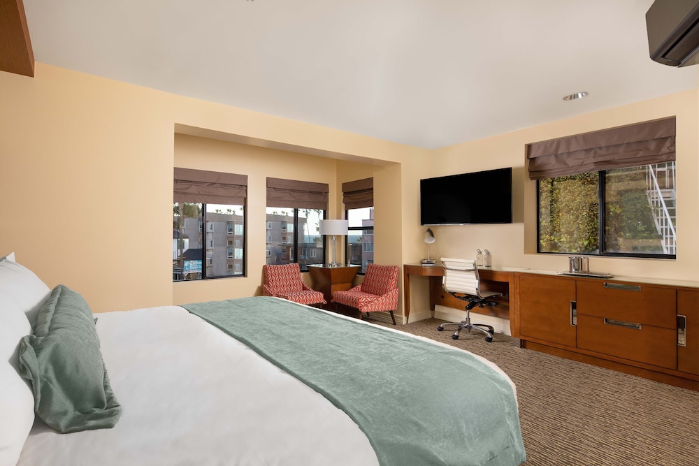 La Jolla Inn 22/68
