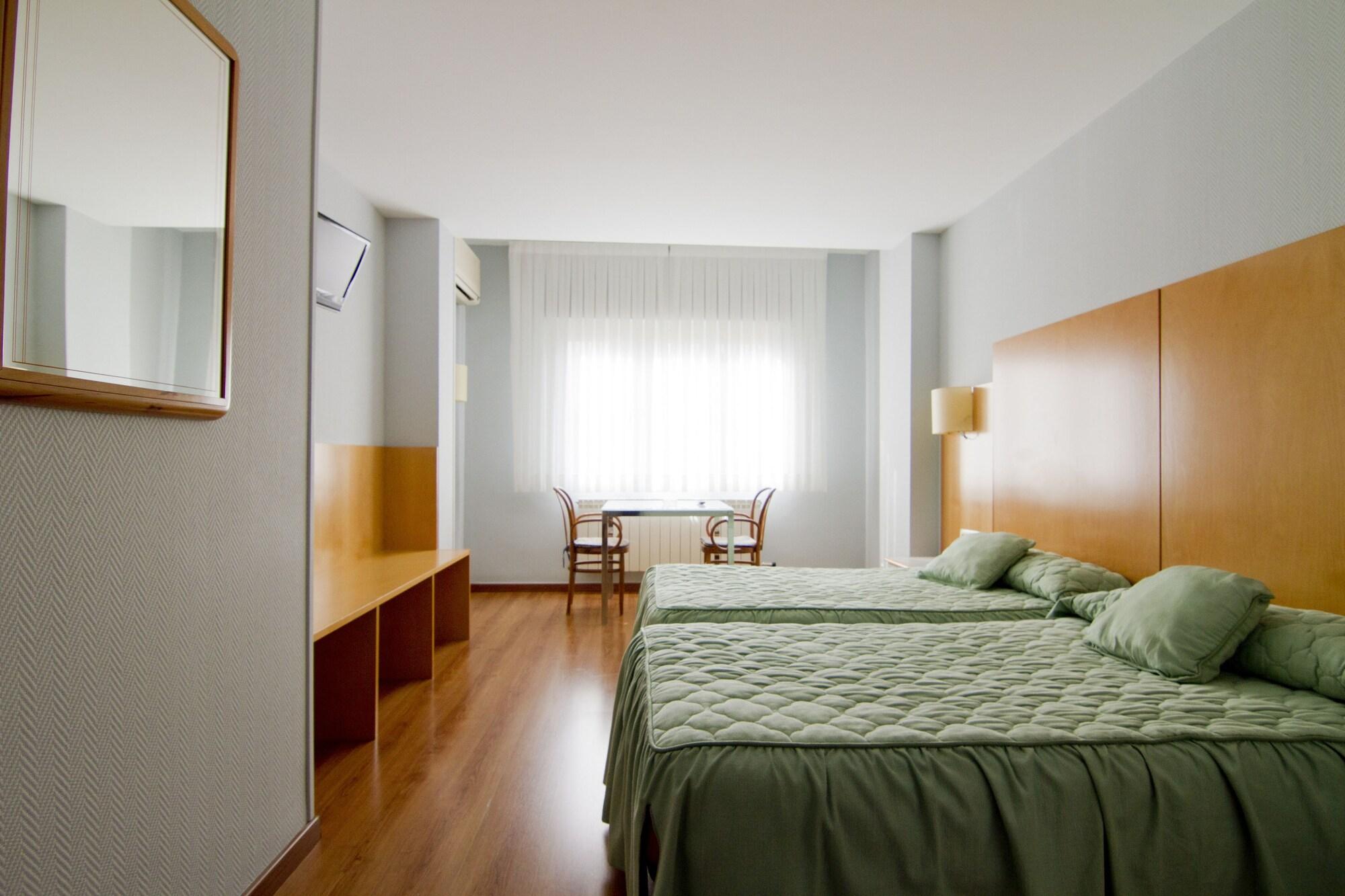 Hotel Isasa 9/35