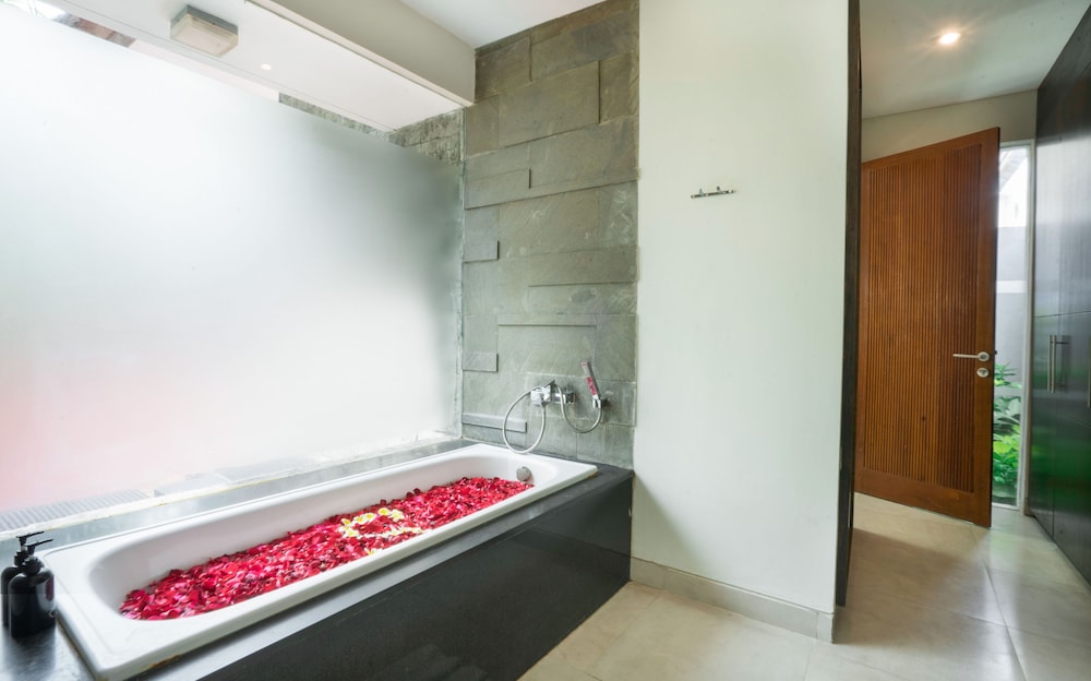 SAMAJA VILLAS KUNTI 66/67