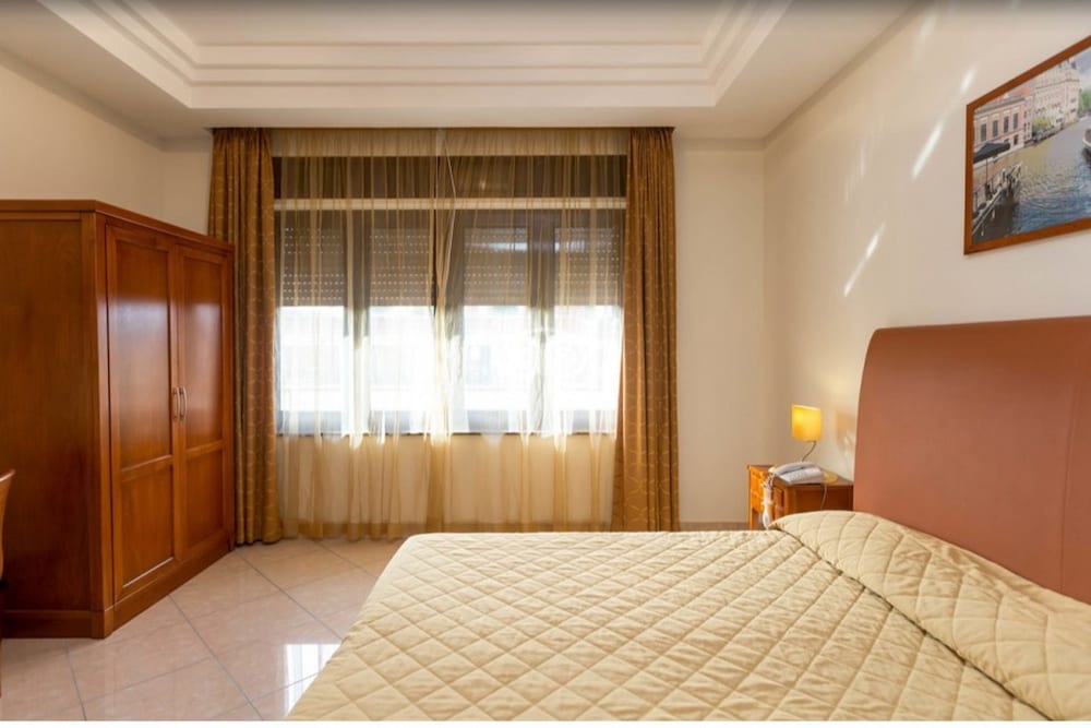 STANDARD, DOUBLE OR TWIN BED