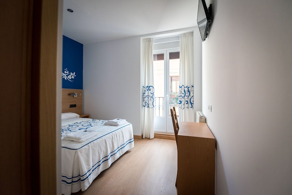 Hostal Carracedo 2/28