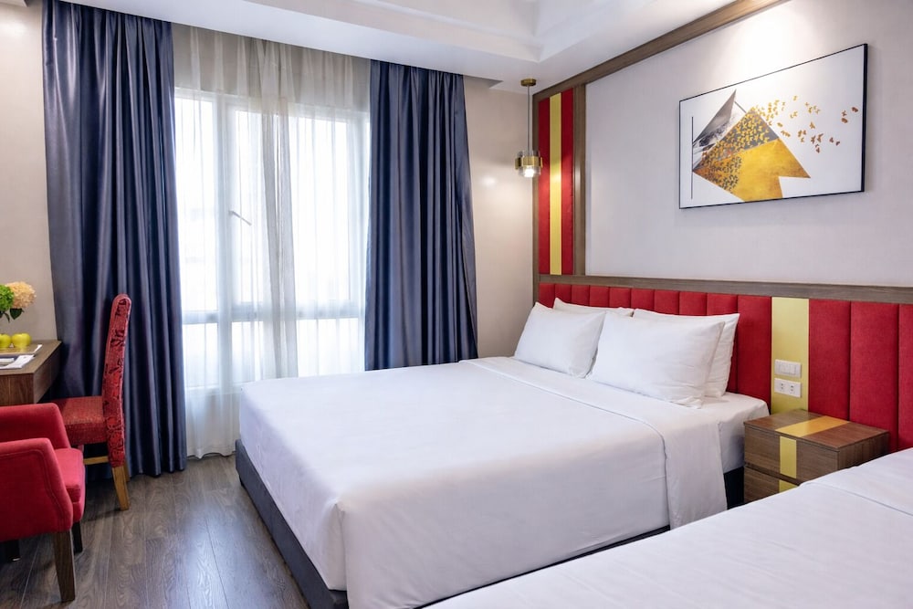 Deluxe, Triple, 1 Queen and 1 Single Bed, City View