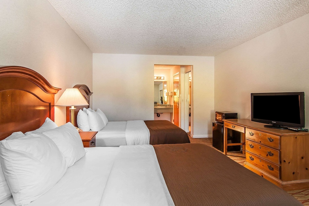 Quality Inn Grants Pass, OR 36/59