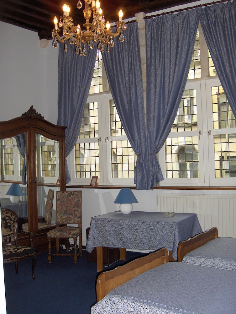 Erasmus Hotel 21/35