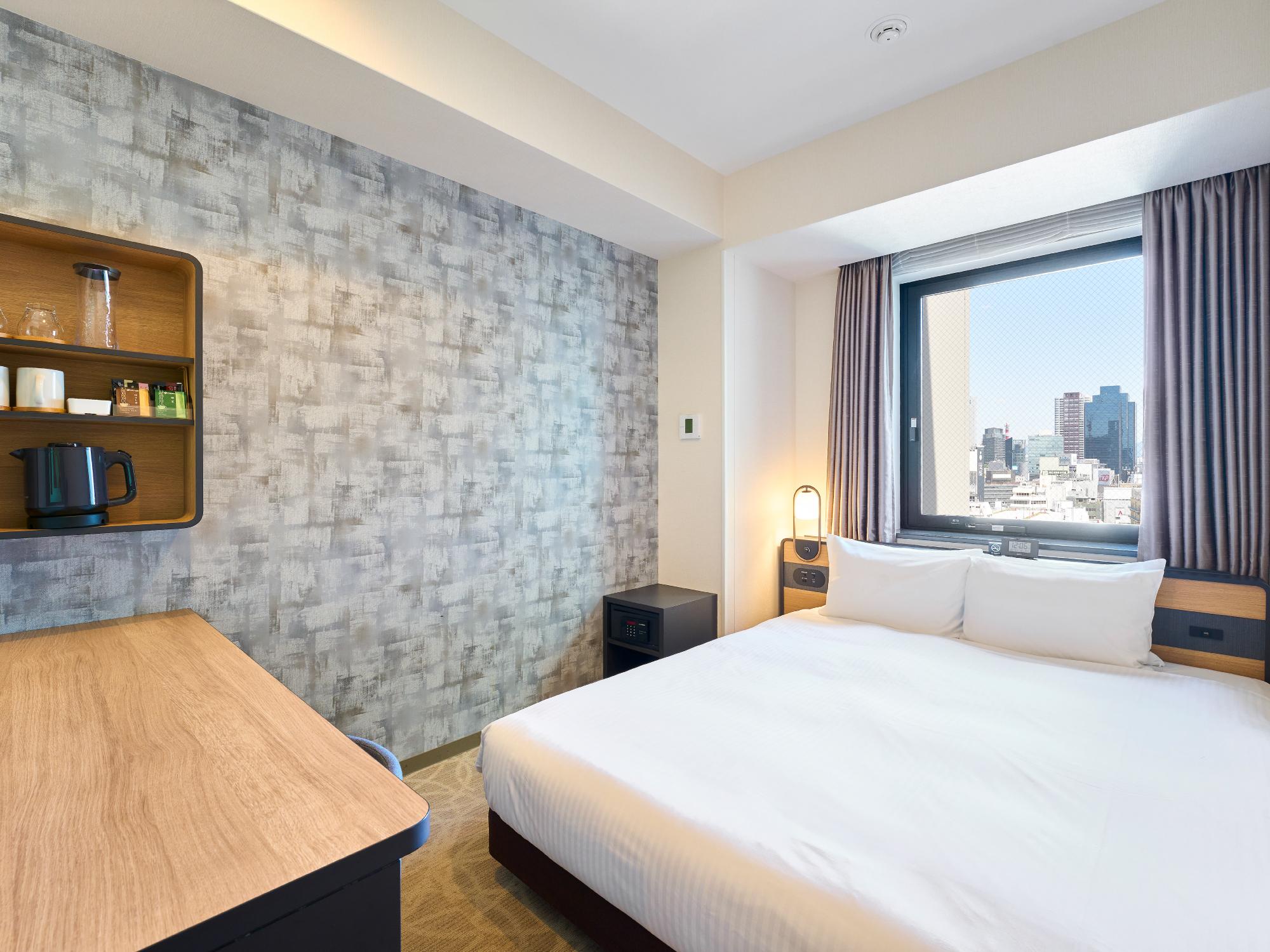 Standard, Queen Bed