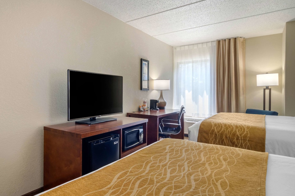 Spark by Hilton Atlanta Airport South College Park 13/36