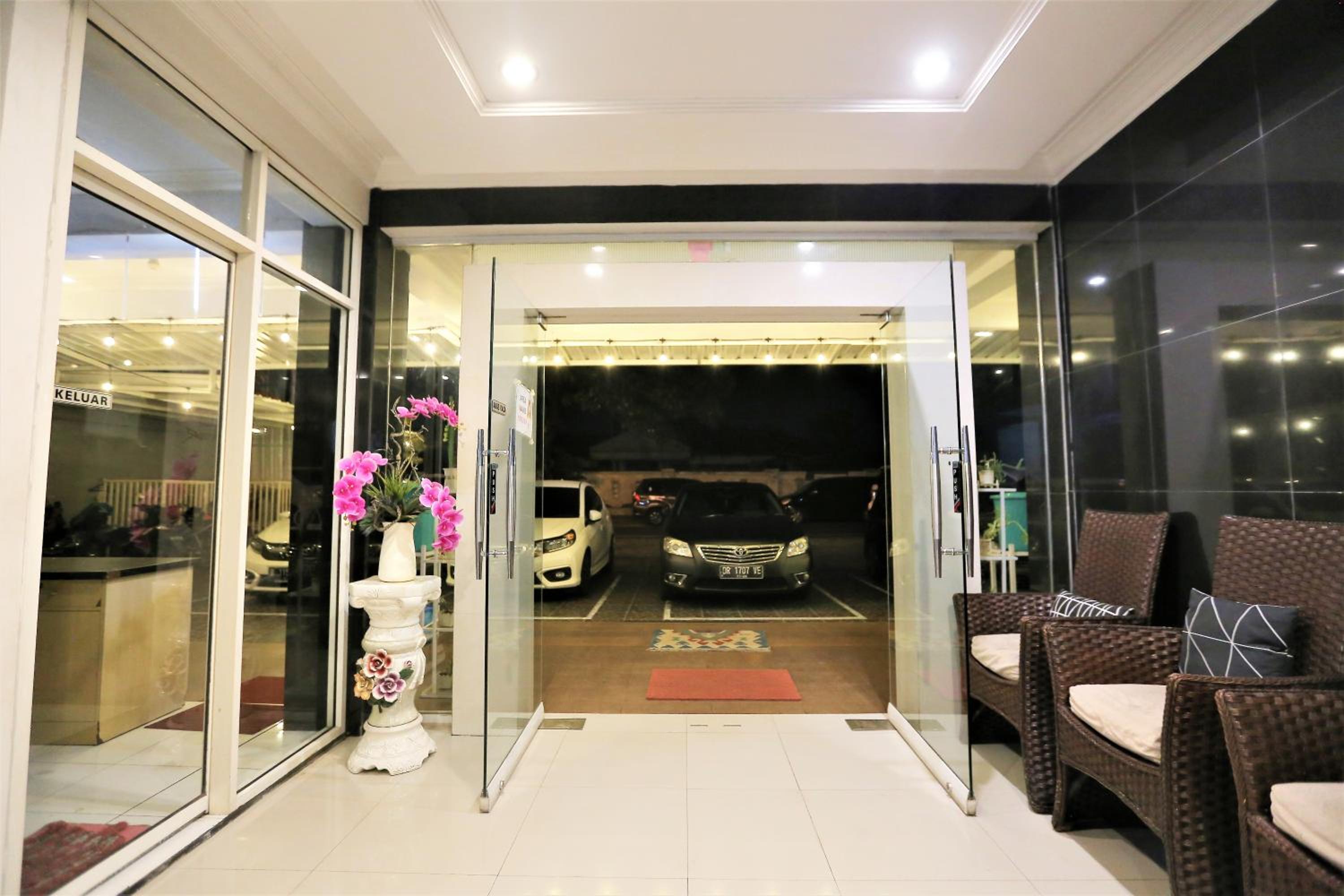 Gading Guest House 29/36