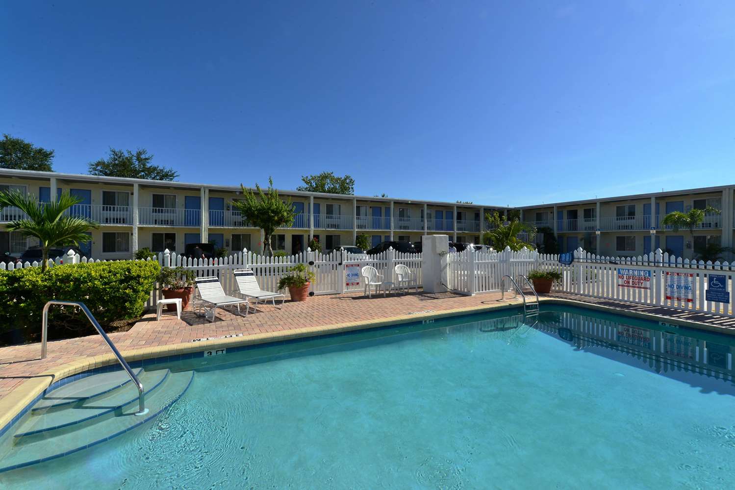Americas Best Value Inn Bradenton Sarasota 25/27