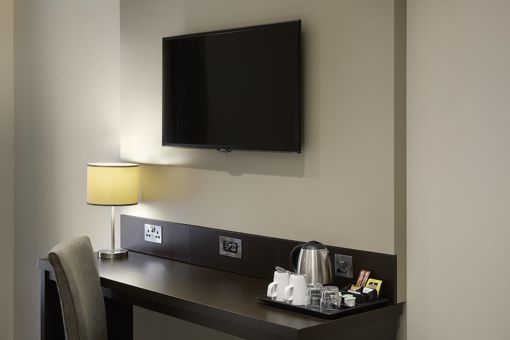 Premier Inn Castleford (Xscape M62 J32) 45/52