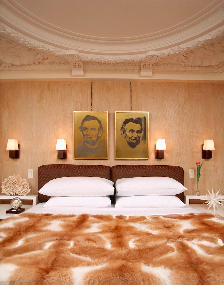 City Club Hotel 21/33