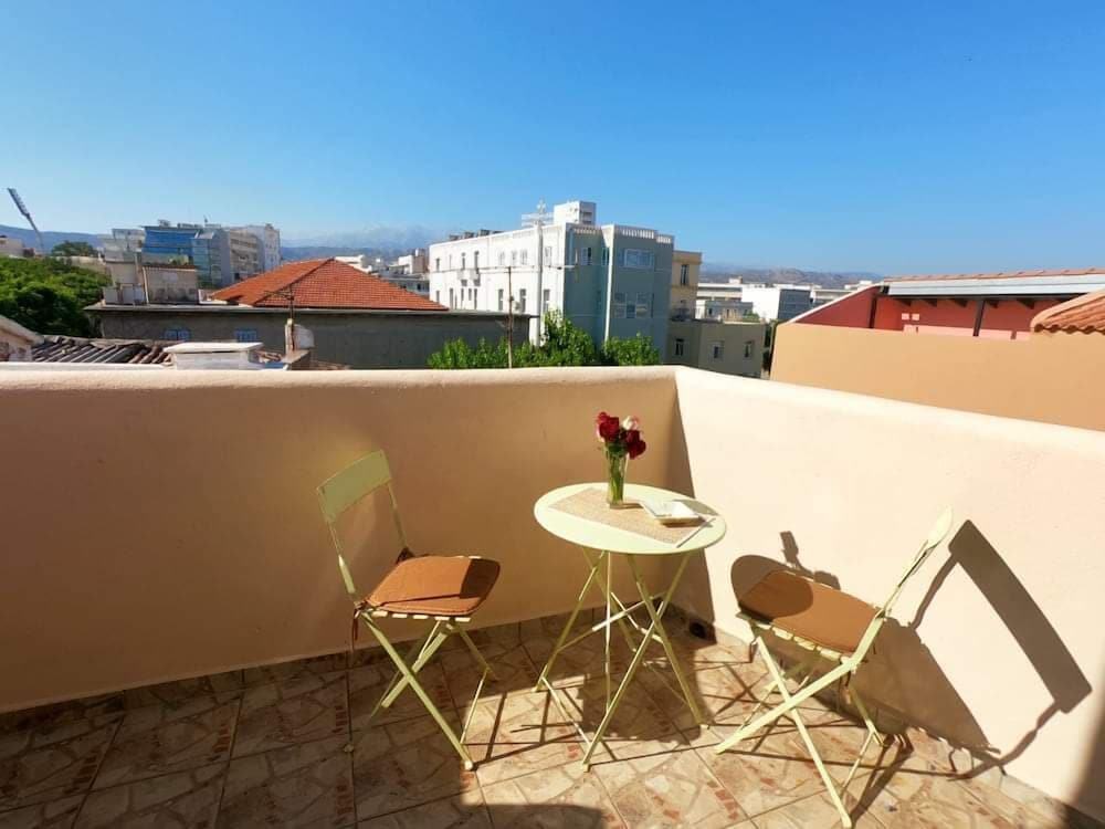 Odos Oneiron Hotel 59/64