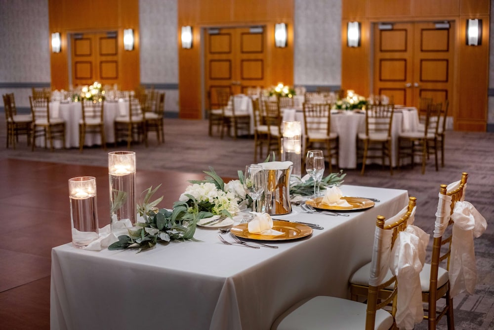 Hyatt Regency Morristown 33/49