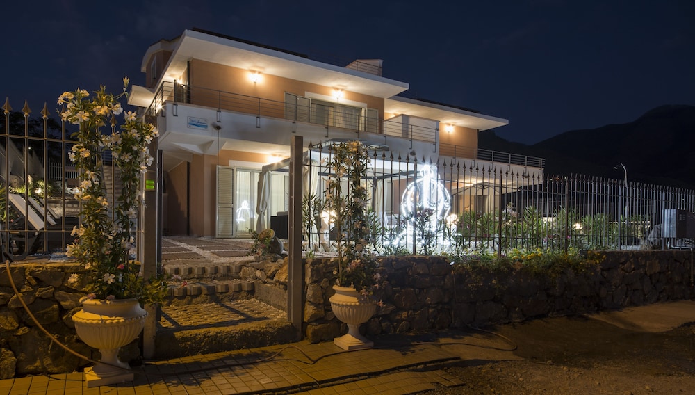 Villa Armonia 2/93