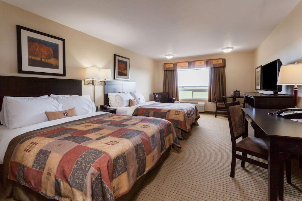 Ramada Westlock 12/37