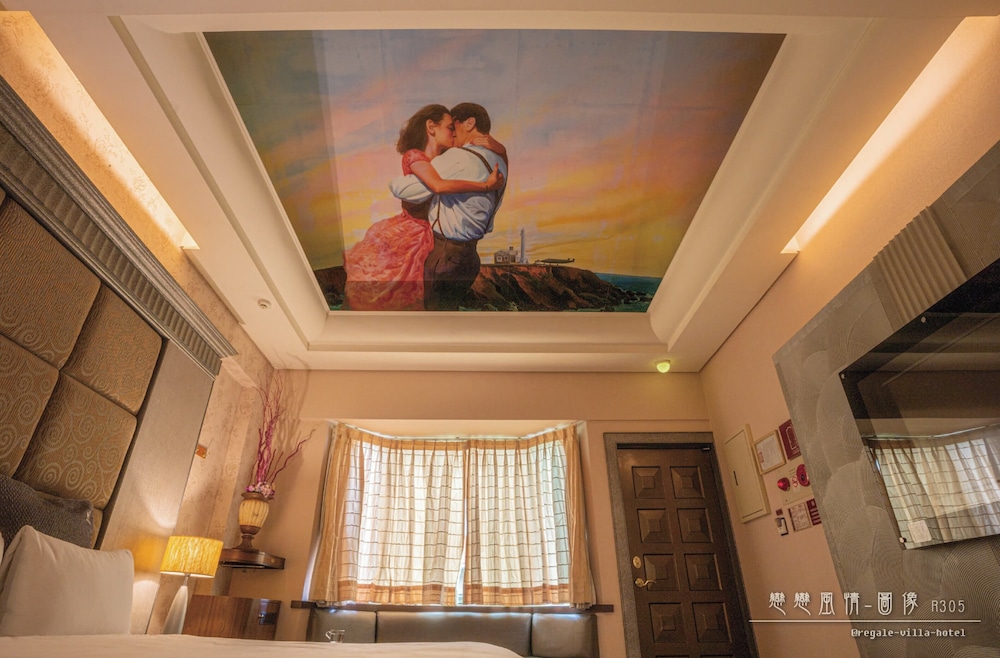 Regale Villa Hotel 8/73