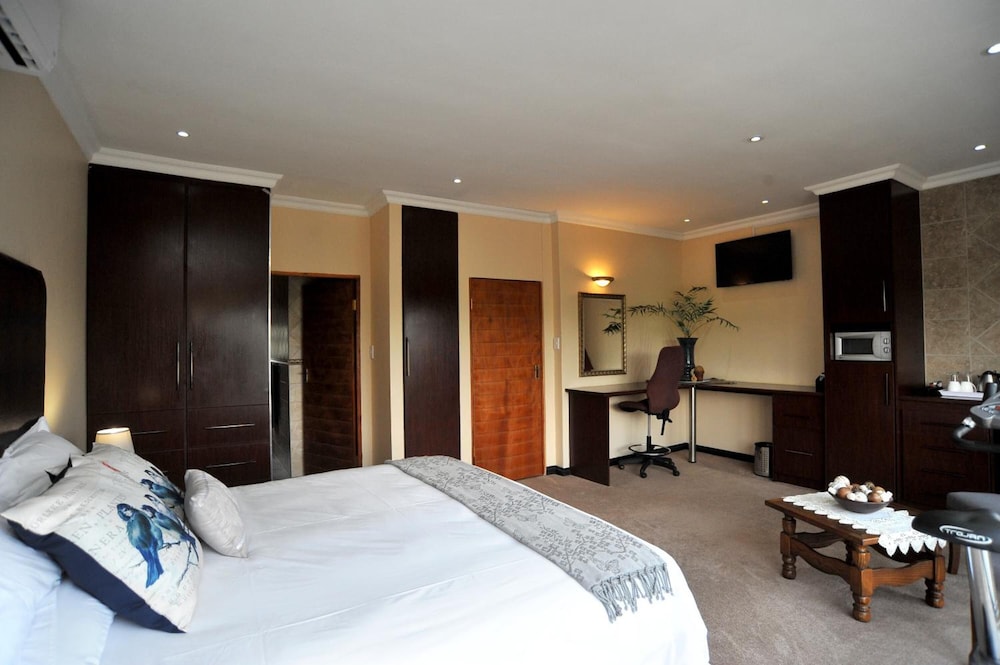 Sunset Manor Guest House 16/50