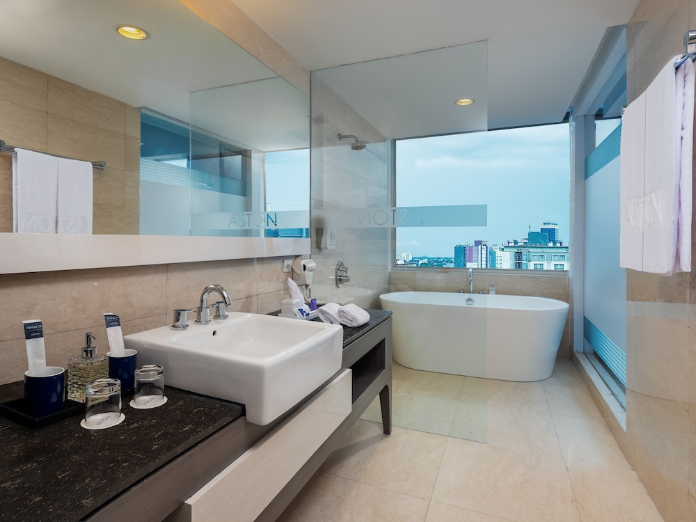 Aston Makassar Hotel and Convention Center 47/48