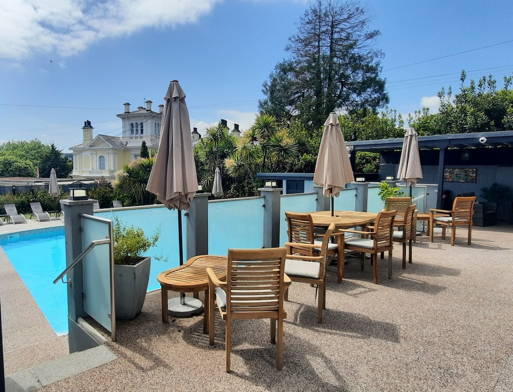 The Devon Court 30/43