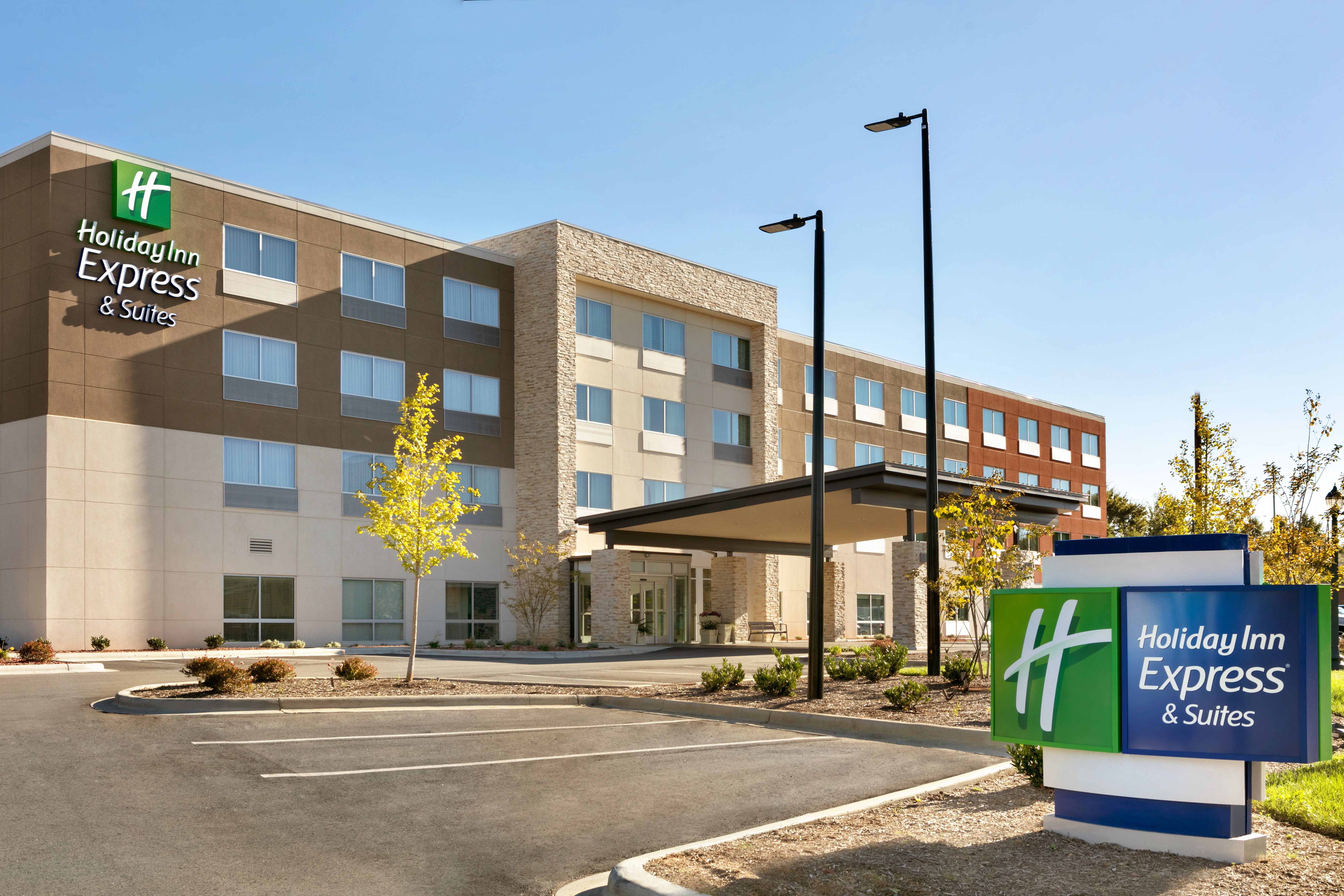 Holiday Inn Express & Suites Salisbury 5/38