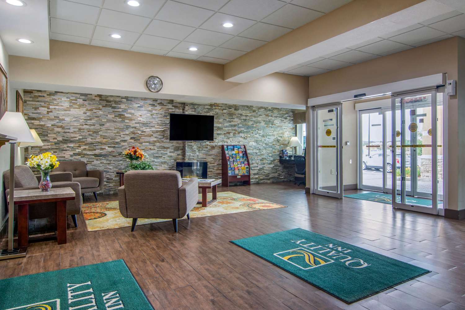 Quality Inn & Suites Union City Atlanta South 33/50