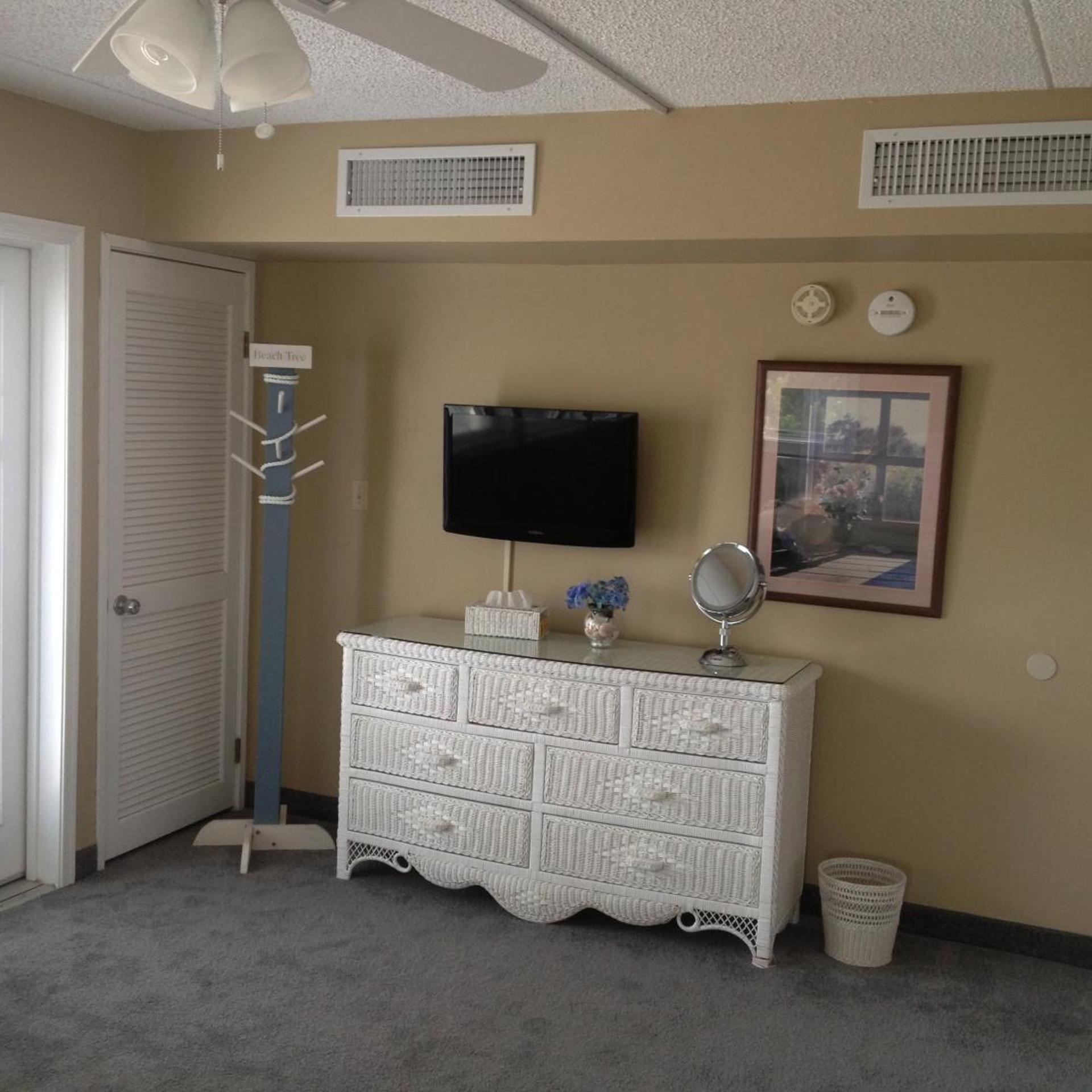 Biscayne Suites 8/49
