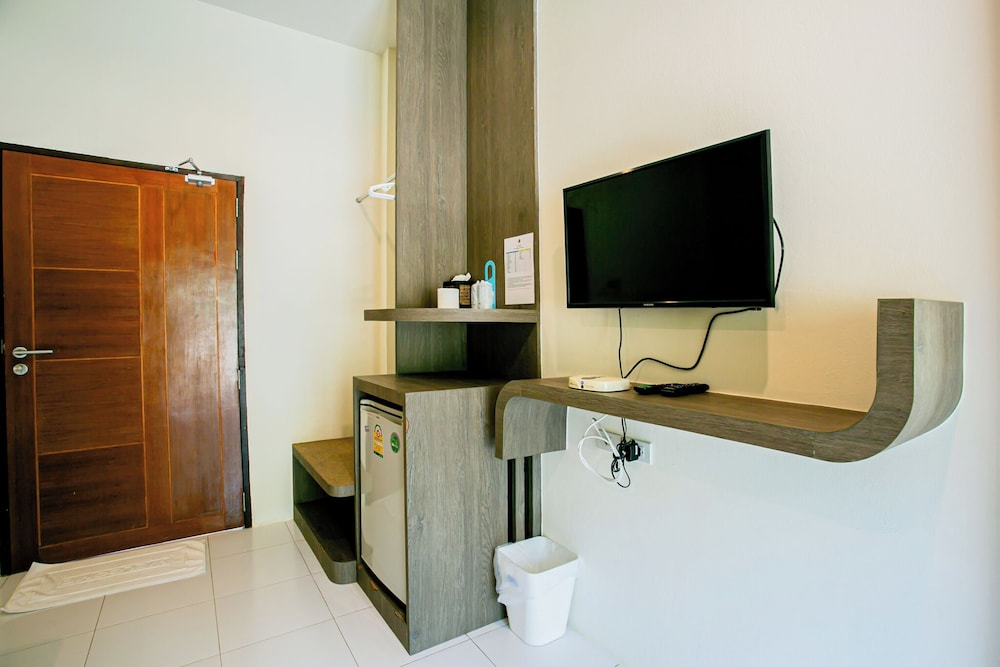 Tonsai Bay Resort 50/50