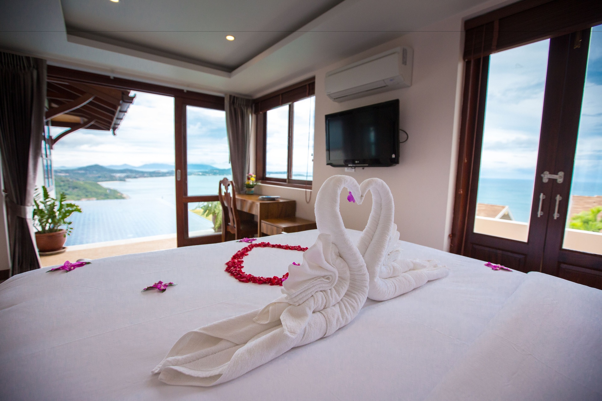 2 Bedrooms, Villa, 2 King Beds, Ocean View, with Pool